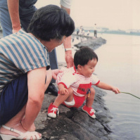 1986-09-14 おじいちゃん、おばあちゃんと多摩川で遊ぶ