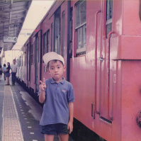 1992-08-01 八高線のディーゼル車と拝島駅