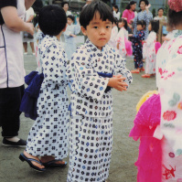 1989-07-04 幼稚園で盆踊りに参加するCOTA