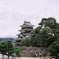 2004-08-05 松本市 遠くから見た松本城